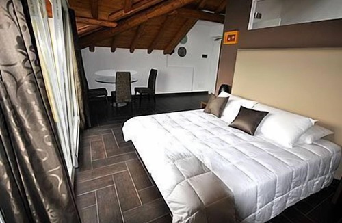 San Fedele Intelvi Hotel | Hotel Corte Santa Libera