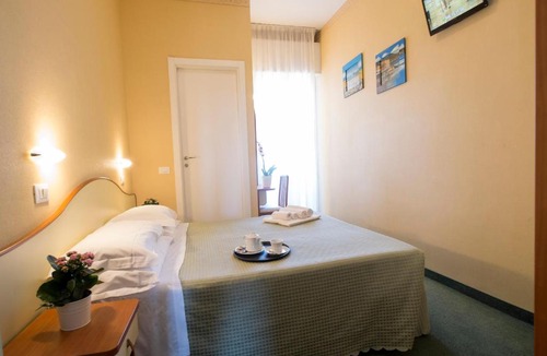 San Giuliano a Mare Hotel | Hotel Crosal