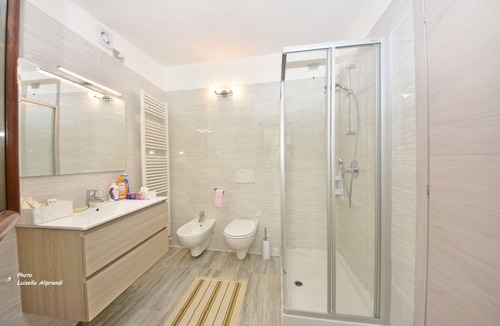 Vezio Hotel | Hotel Diffuso Il Portichetto sulla collina a Vezio Perledo