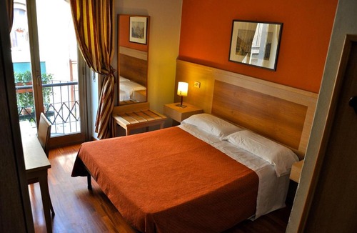 Tricolore Hotel | Hotel Dover