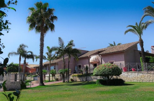 Brucoli Hotel | Hotel La Cavalera