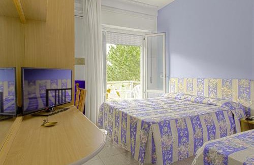 Pinarella Hotel | Hotel Loretta & Dependance