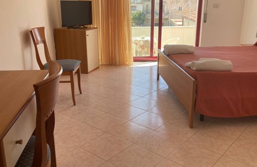Brancaleone Marina Hotel | Hotel Lungomare 3 Stelle