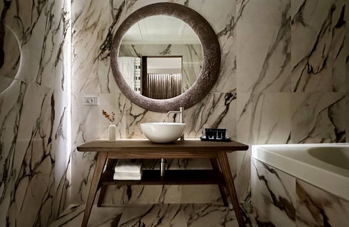 Saronno Hotel | Hotel Mealba Suite & Pool