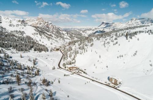 Livinallongo del Col di Lana Hotel | Hotel Monte Cherz