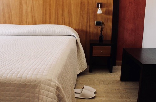 Cutrofiano Hotel | Hotel Naitendi