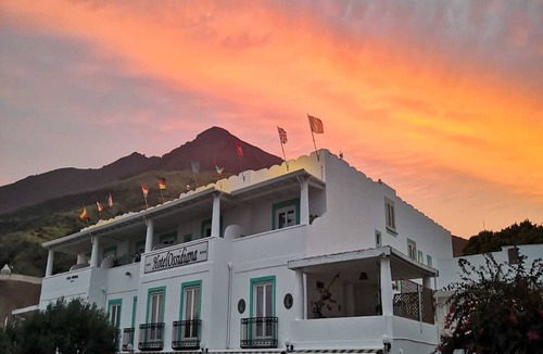 San Vincenzo Hotel | Hotel Ossidiana Stromboli Center