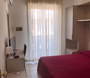 Pinarella Hotel | Hotel Rivamare Room only and free coffee room