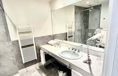 Grignano Hotel | Hotel Riviera & Maximilians