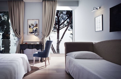 Grignano Hotel | Hotel Riviera & Maximilians