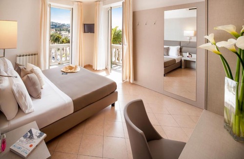 Rapallo Hotel | Hotel Vesuvio