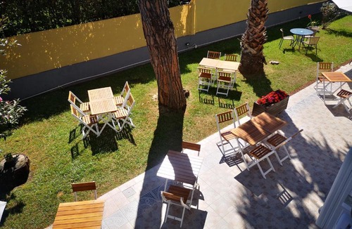 Marina di Massa Hotel | Hotel Villa Giada