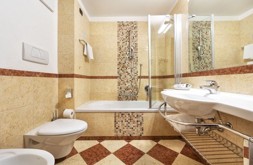 Castel d'Azzano Hotel | Hotel Villa Malaspina