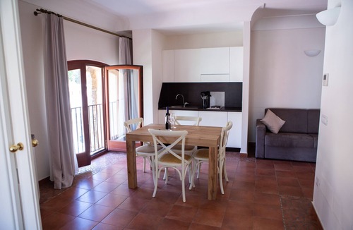 Santa Maria di Castellabate Apartment | House Tresinus-on the beach with air conditioning-CIN code IT065031C2XXXXHUCEZ8
