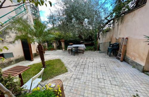 Noto Historic Centre House | House with Garden