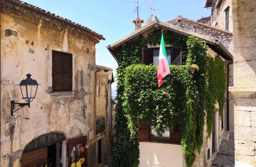 Sermoneta Apartment | "Il Nido"