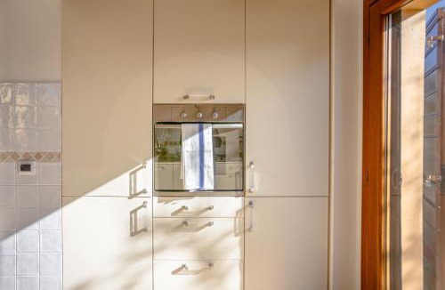 Osimo Apartment | IMMERSA NEL VERDE