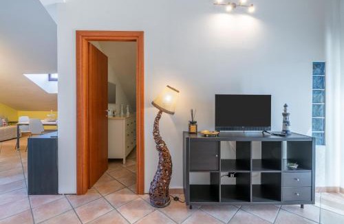 Eastern Sicily Apartment | Intero Appartamento 'Lentini Room'