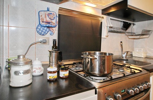 Santo Stefano di Camastra Apartment | Apartment with private courtyard