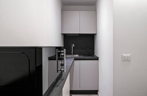 Magenta Apartment | Italianway Easy - The B Village Standard Apt AT02