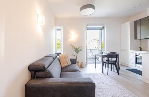 Latina Apartment | IVY - Chicago