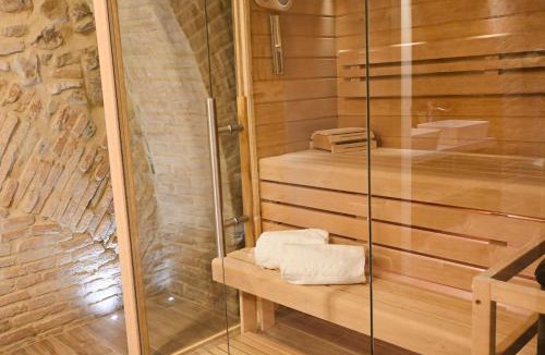Old Town Apartment | Jungle spa Loft Private Wellness Perugia Downtown