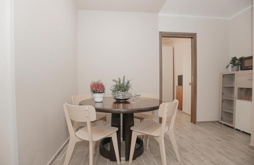 Genoa Apartment | King - 1000Mbps - Netflix - SmartTV - Full Kitchen
