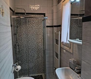 Est Apartment | LA CASA DI CHICCO E GINNY