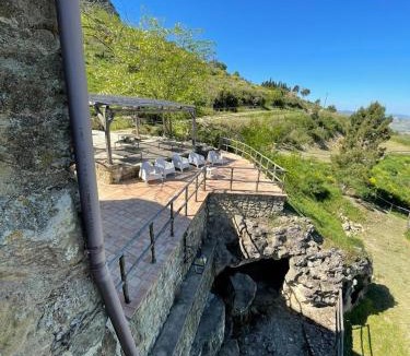 Enna House | La Casa Sulla roccia
