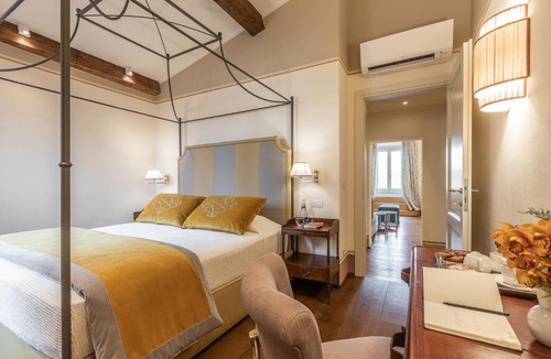 Santa Croce Apartment | La Dimora Nova Florence with Terrace