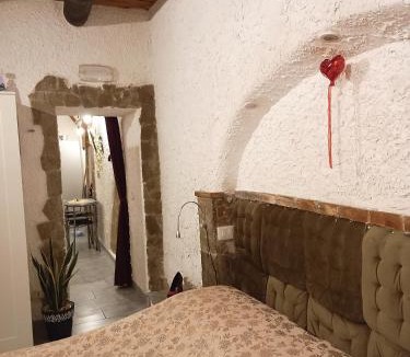 Quartieri Spagnoli House | La Grotta