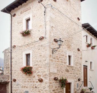 Ocre House | La Palummara