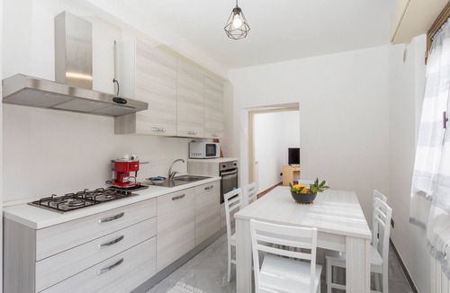 Puntalazzo Apartment | La Papuzzella – Spacious Apartment with Terrace and Scenic Views