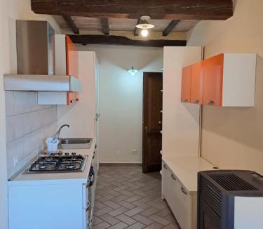 Piancastagnaio Apartment | La Piazzetta della frutta