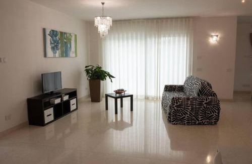 Caldiero Apartment | La Rocca House-Openspace