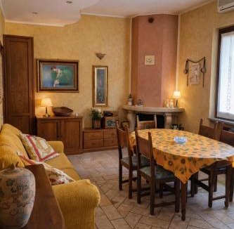 Magenta Apartment | La Torre di Cry & Cry -Intera casa con Patio , 3 camere e 2 bagni