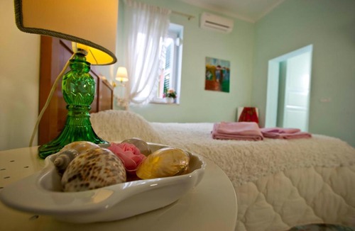 Taranto Apartment | La Villa Della Meda