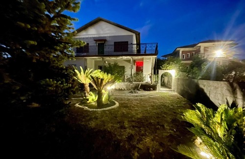 San Giovanni la Punta House | Lapilli Holidays, Accogliente 1P Villetta Bifam con Meravigliosa Vista Dell'etna
