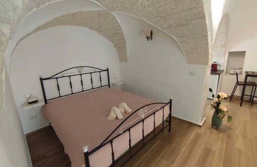 Terlizzi Bed & Breakfast | Large room with bathroom