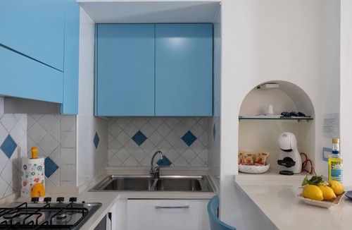Maiori Apartment | Libeccio - flat with terrace & sea view, perfect for up to 3 guests