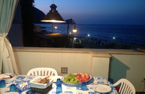 Marettimo Apartment | LIVE MARETTIMO WITH SEA VIEW VERANDA