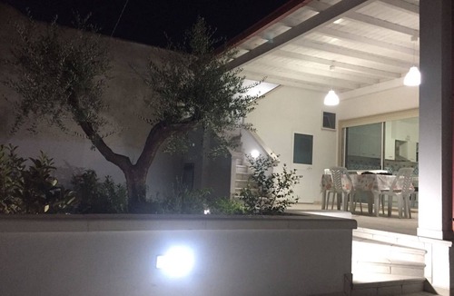 Campomarino di Maruggio Villa | Location with a modern and luxury style, 80 meters from the sea.