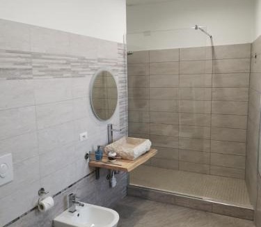 Lonate Ceppino House | LONATE ROOM