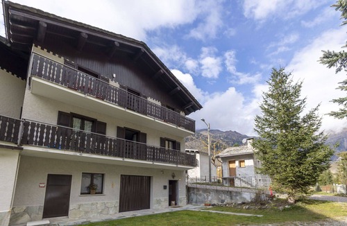 Madesimo Apartment | Lovely apartment for 5 people with WIFI, TV, terrace and pets allowed