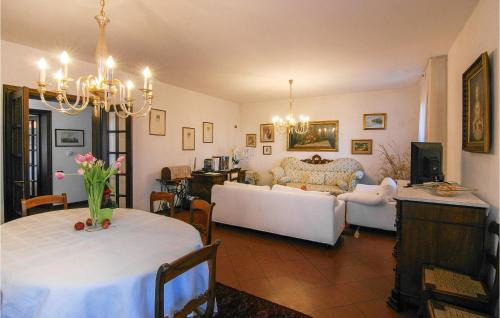 Cascine-La Croce House | Lovely Home In Castelvecchio Di Comp With Wifi
