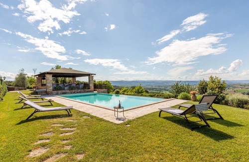 Loreto House | Luxurious home in Petroro Todi PG