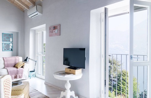 Moltrasio Apartment | Madonnina Loft