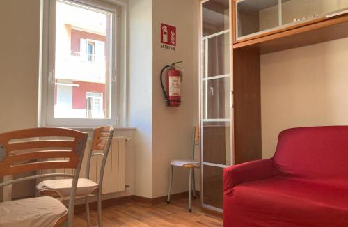 Barriera Vecchia-San Giacomo Apartment | Mediterraneo