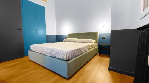 Central Station Apartment | Milano Central Station Red