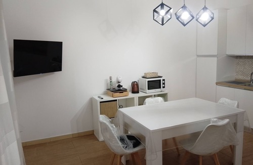 Adelfia House | MiRá abode. Comfortable comfortable and relaxing vacation tourist accommodation.